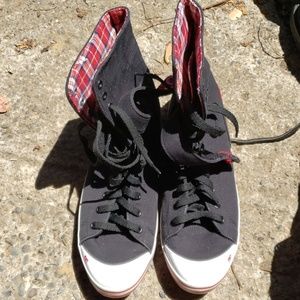 DC shoes skateboarding
